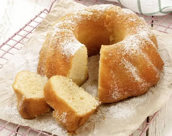 12-Spoon Lemon Bundt Cake, a dessert with a unique aroma