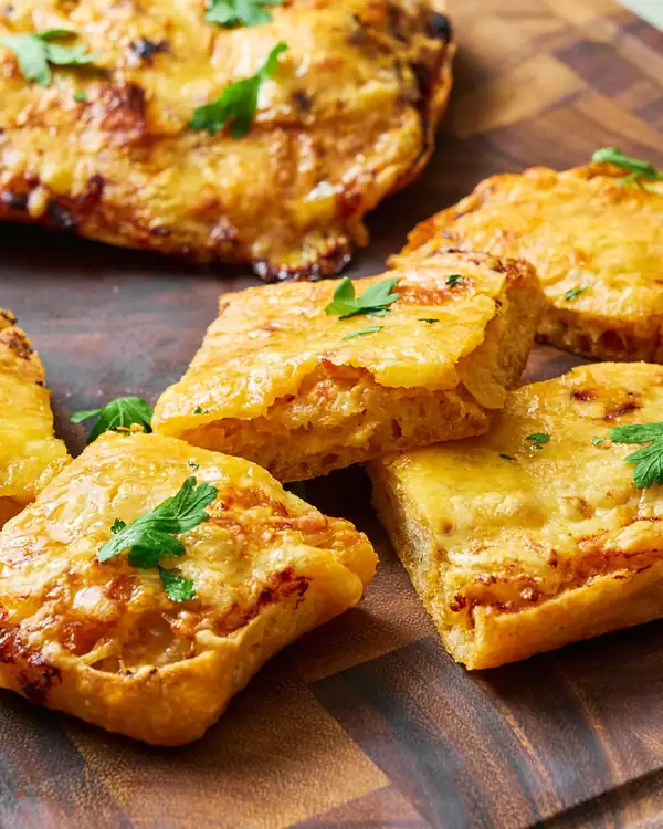 Crispy Chilli Roasted Onion & Garlic Bread