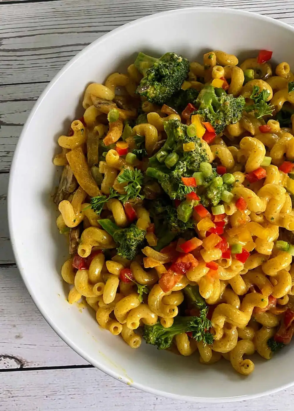 Los macarrones con queso de origen vegetal se basan en puré de tubérculos y levadura nutricional