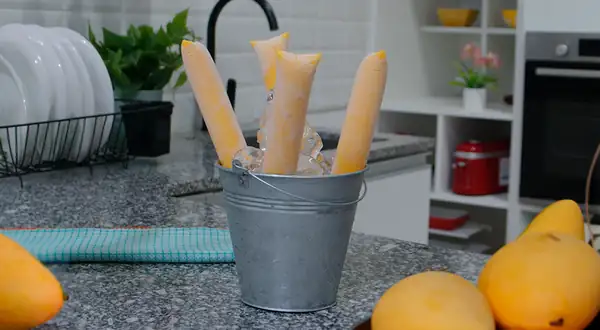 Mango popsicles with milk: easy step-by-step (VIDEO)