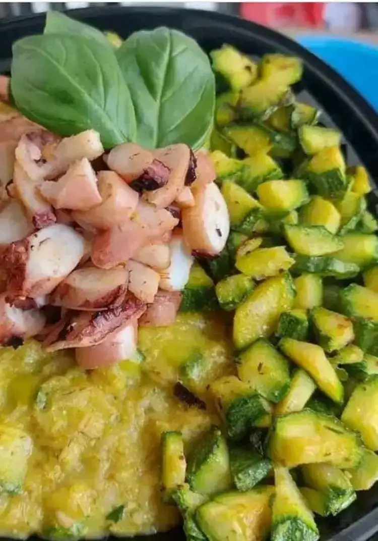 Saffron and courgette porridge, squid and sautéed courgettes