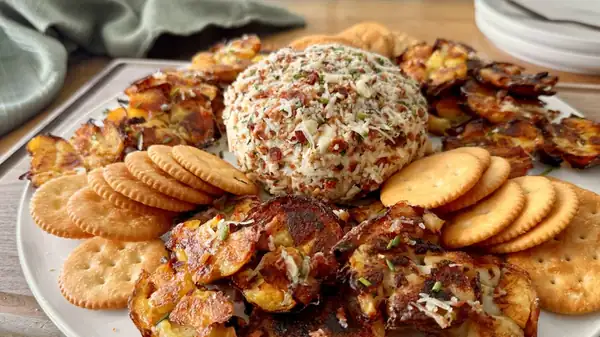 Loaded Baked Potato Cheese Ball Recipe