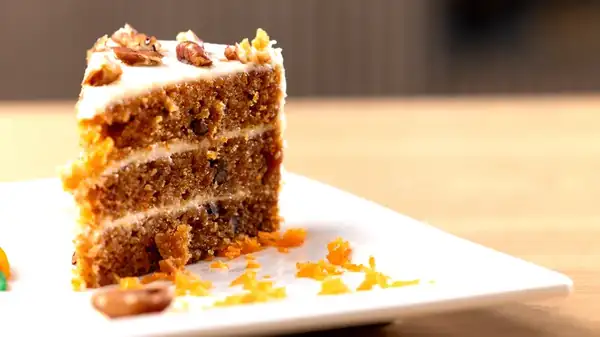 A Simple Storage Mistake Is Ruining Your Cake's Freshness