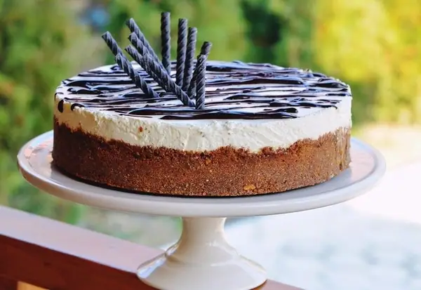 No-bake Chocolate Caramel Cheesecake