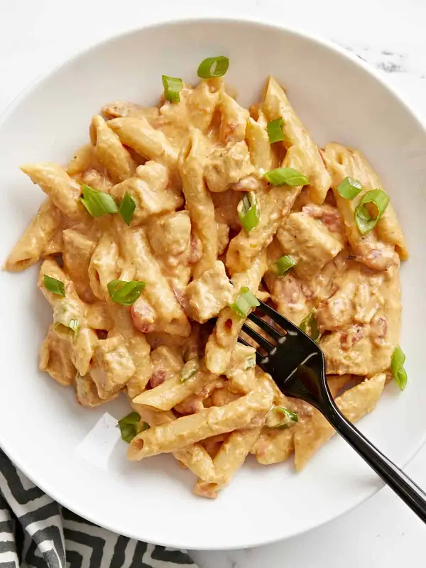 Creamy, Spicy Buffalo Chicken Pasta—Your Favorite Dip Turned Dinner!