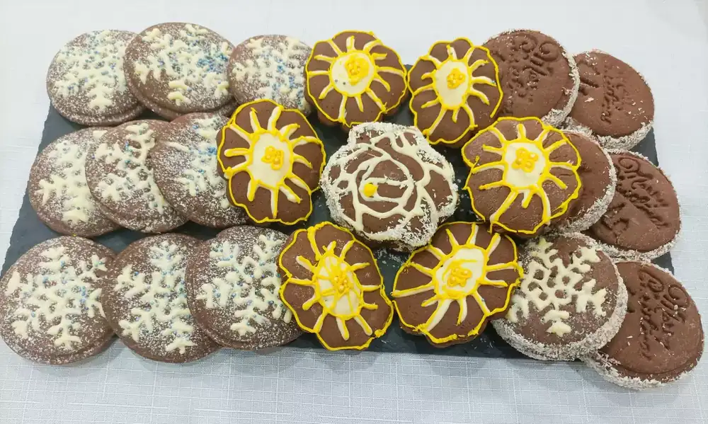 Gingerbread cookies with cocoa