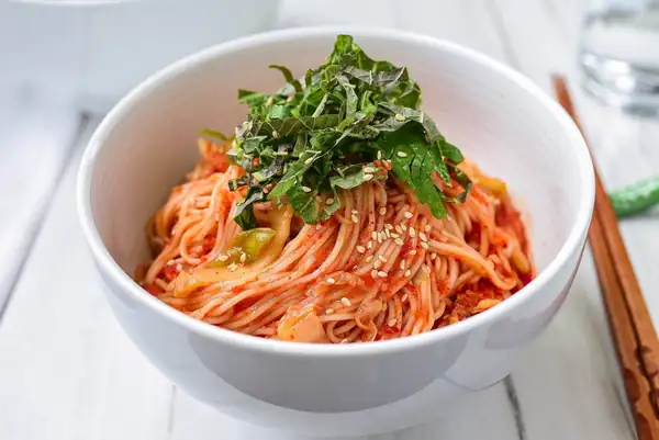 Kimchi Bibim Guksu (Spicy Cold Noodles with Kimchi)