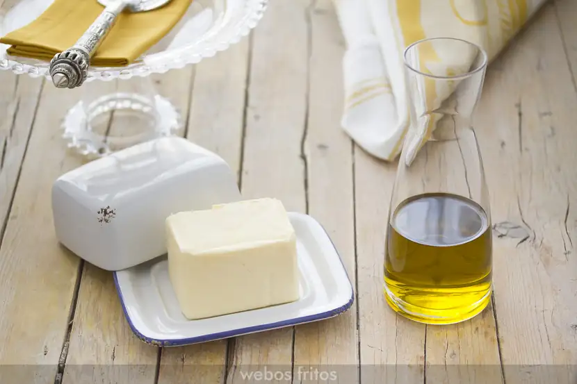 Cómo sustituir la mantequilla por aceite en un pastel