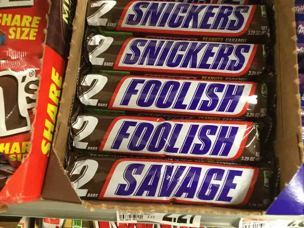 Reseña: El pan de plátano y nueces con Snickers es una idea muy bien horneada