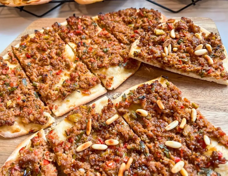 Lahm Bi Ajeen: Lebanese Meat Pies