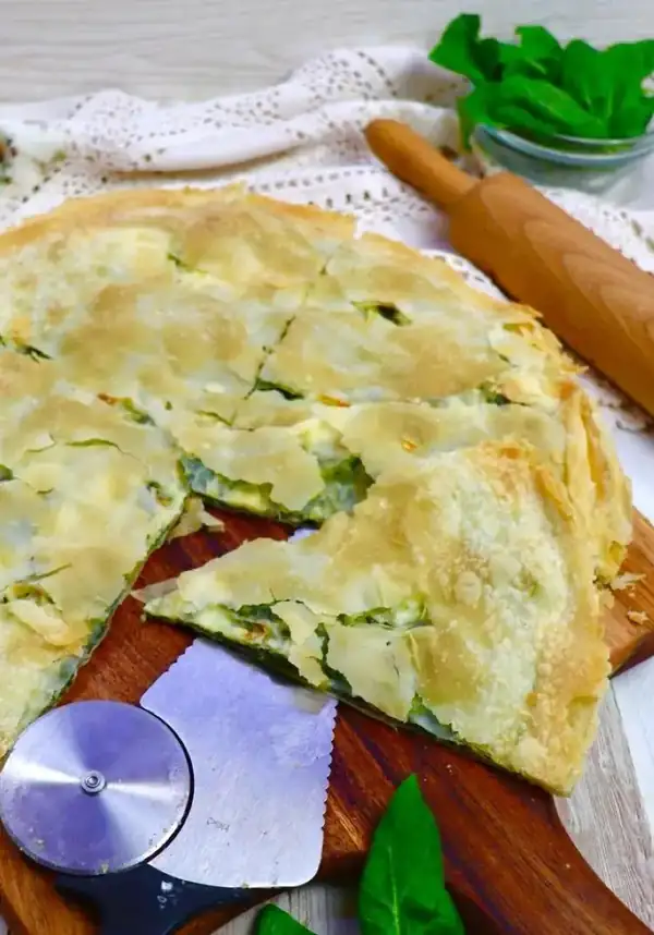 Puff pastry with herbs and cheese