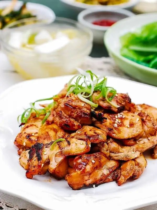 Dak bulgogi (pollo a la barbacoa coreano)