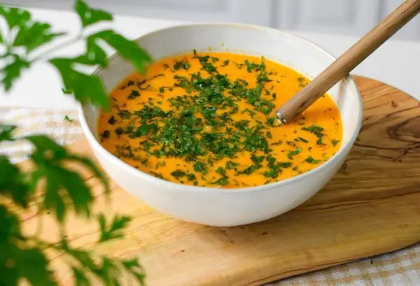 Romanian Chicken Soup: Ciorbă Rădăuţeană