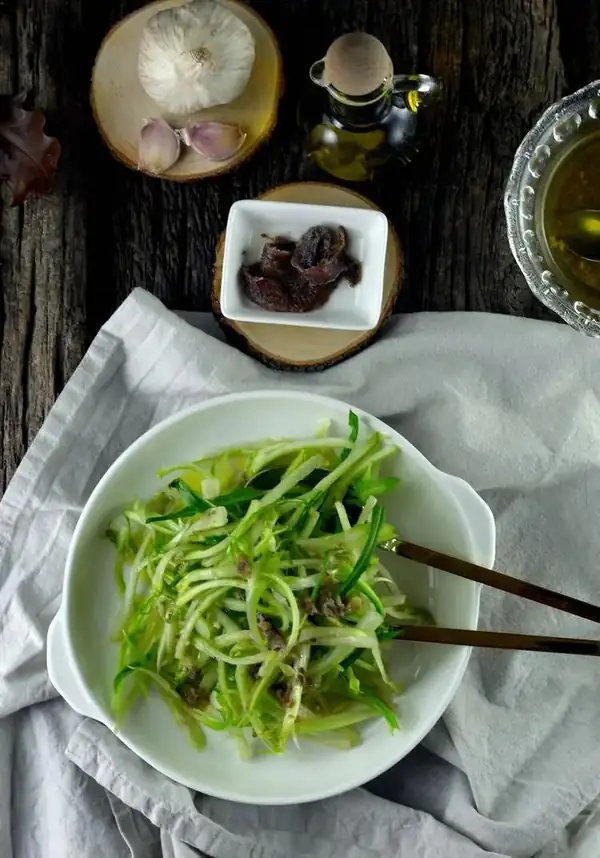 Roman-style puntarelle