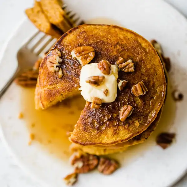 Healthy Pumpkin Oatmeal Pancakes (GF)