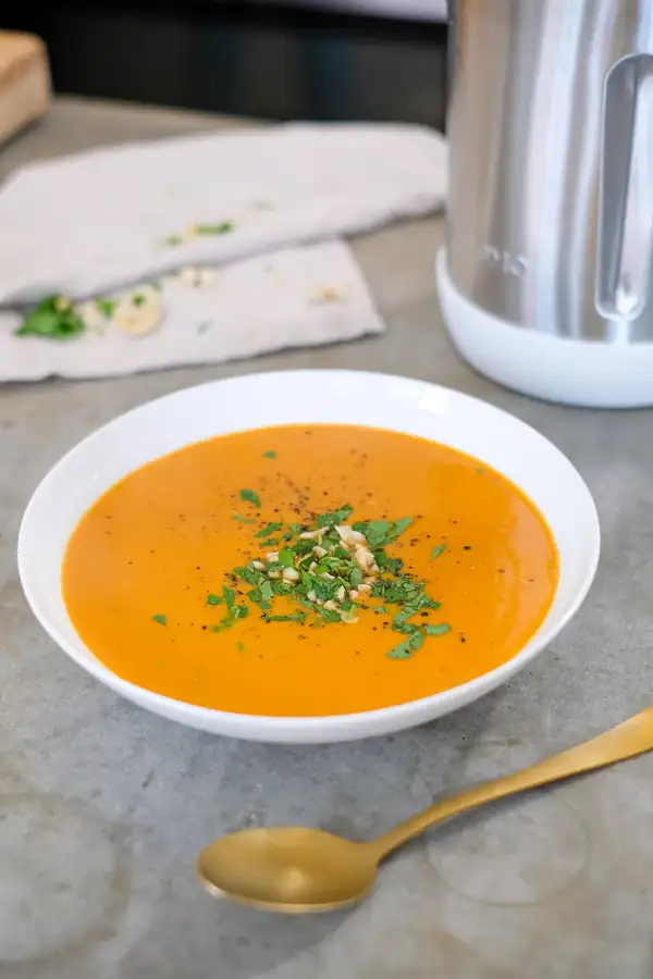 Cauliflower and bell pepper soup