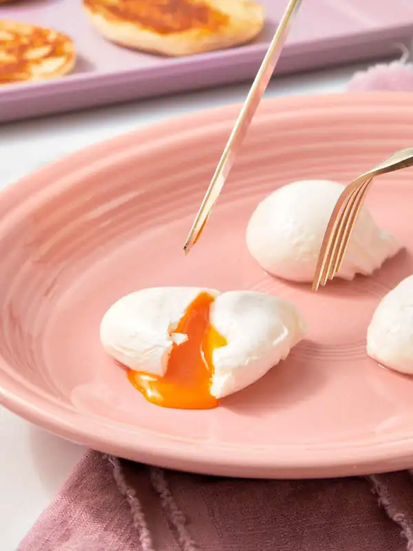 Foolproof Perfect Poached Eggs