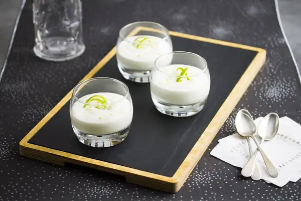 Light lemon mousse