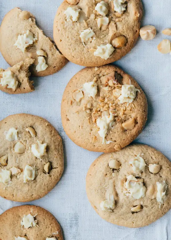 Galletas de chocolate blanco con trocitos de macadamiaton