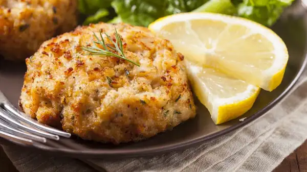 Shrimp Is The Ingredient You Need For A Thicker, More Flavorful Crab Cake