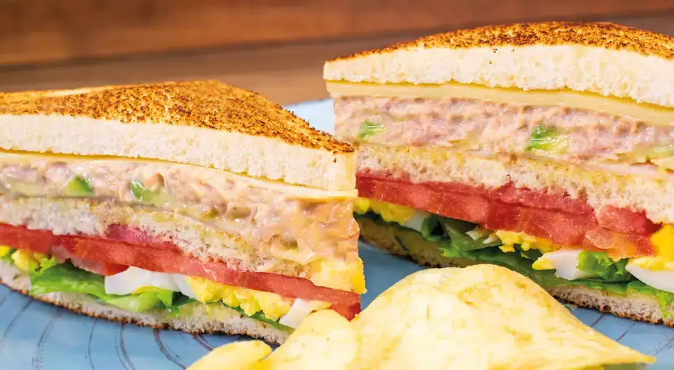tuna club sandwich