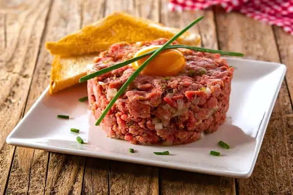 Tatarák (Steak Tartare)