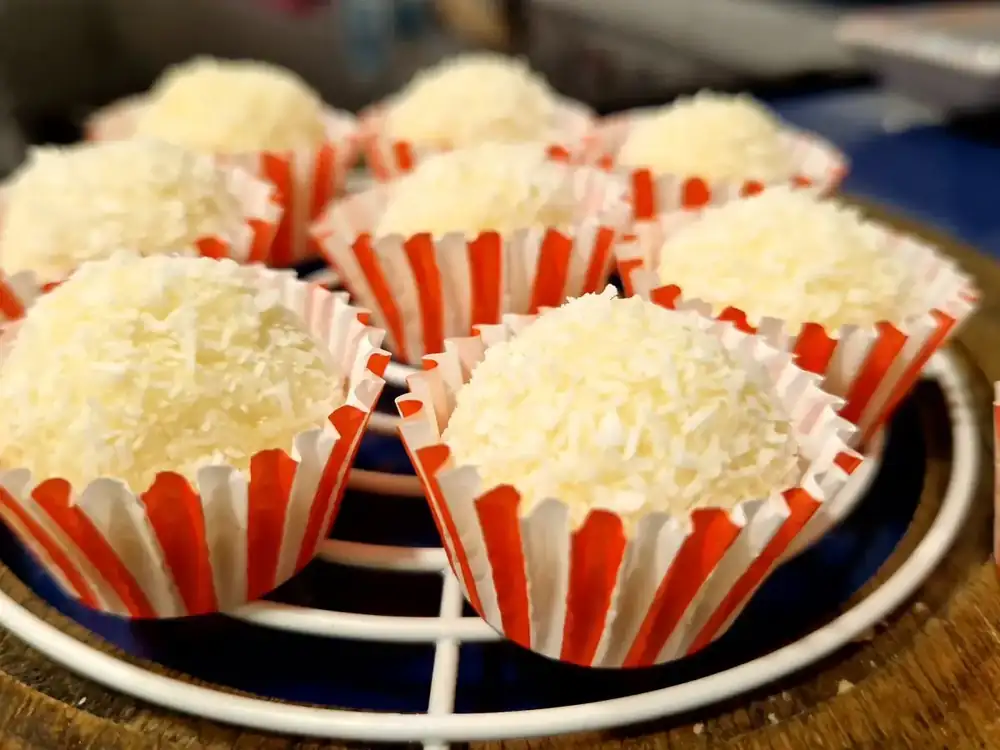 Candies with mascarpone and white chocolate