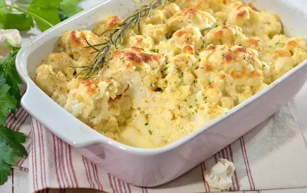 Receta de gratinado de coliflor con salsa blanca y queso, enviada por Bianca Fauth Lazzarotto