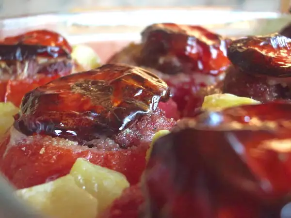 Stuffed tomatoes with meat and potatoes: the easy recipe