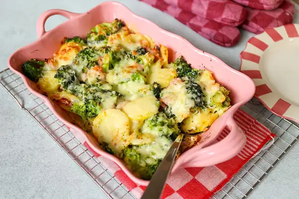 Oven dish with potato, broccoli, and ham