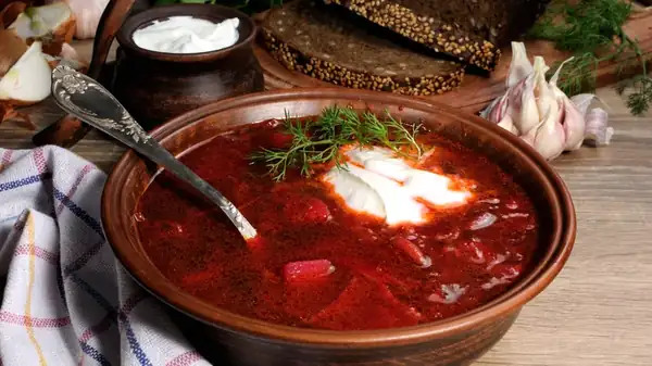 The Type Of Bowl You Use Can Seriously Impact Your Soup Experience
