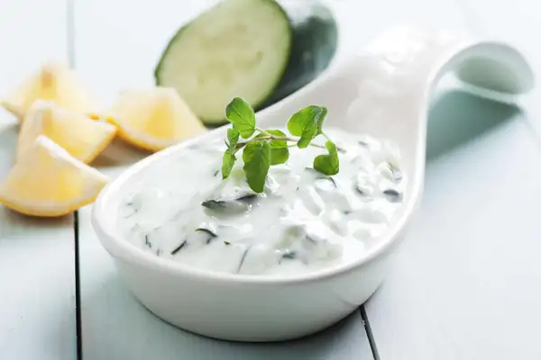 Receta de talatouri (salsa tzatziki chipriota con menta)