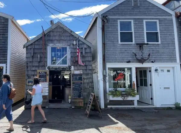 Step Inside This Rockport Chowder House Where The Haddock Is Fried To Order All Day