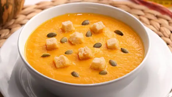 Light dinner tonight: try this pumpkin and orange cream soup in just twenty minutes