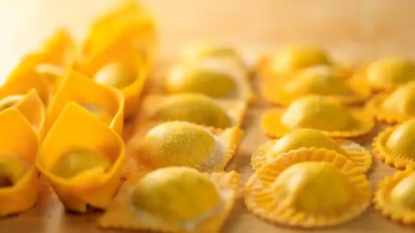 Where to buy fresh pasta in Rome: shops and workshops making tortellini, ravioli, and fettuccine