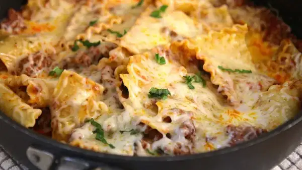 No Time To Make A Regular Lasagna? Break Out The Skillet