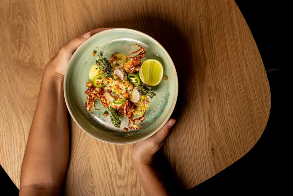 Chef Roberto Ruiz makes his debut in Barcelona with the opening of the restaurant Jaiba MX