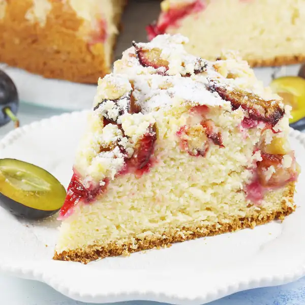 Yeast cake with plums