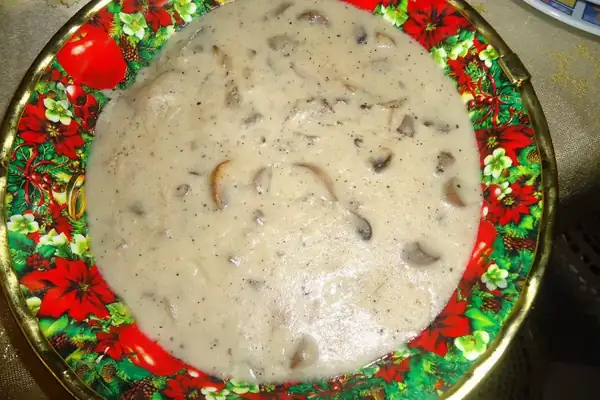 Luxurious mushroom sauce for steaks