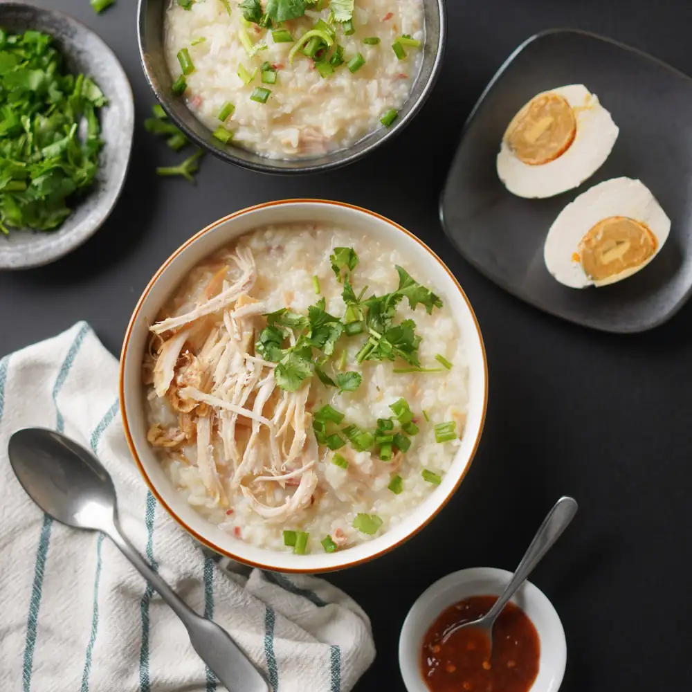Cháo Gà (gachas de arroz con pollo vietnamita / sopa de arroz)