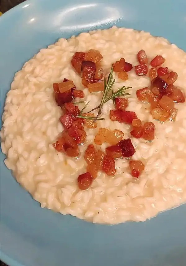 Risotto with cream of cannellini beans and bacon
