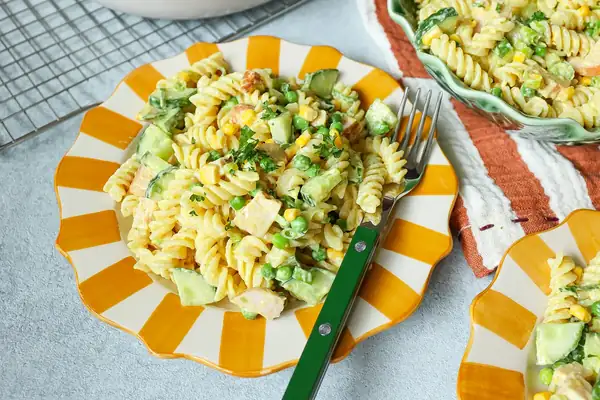 Chicken curry pasta salad