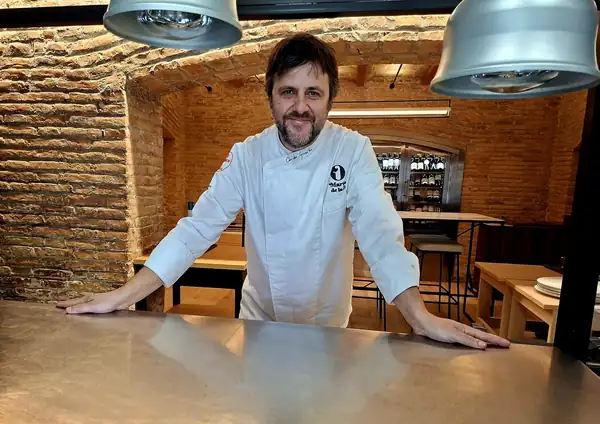 María de la O, a gastronomic expert in Granada's bar scene