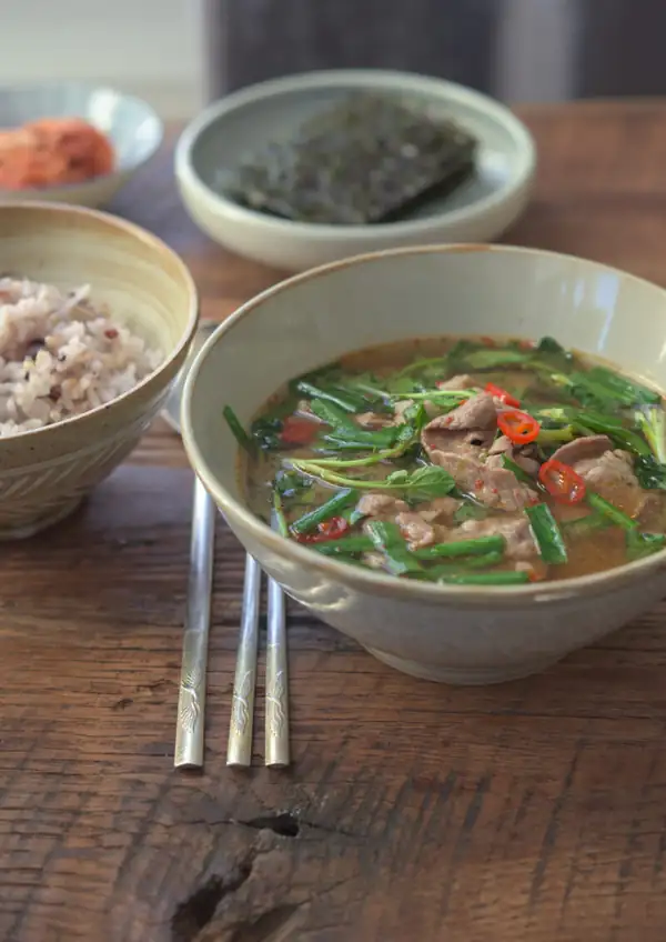 Doenjang-Guk (Soybean Paste Soup with Beef and Watercress)