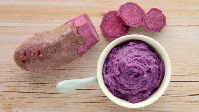 El ingrediente natural que puede darle un toque vibrante a casi cualquier postre