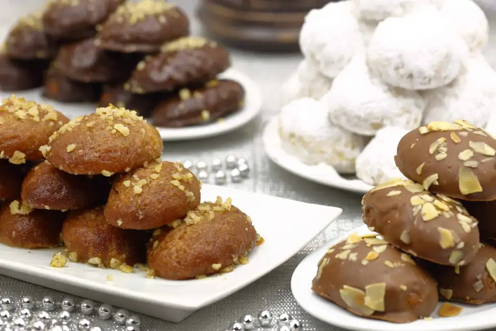 Greek Almond Cookies Recipe (Ergolavi)