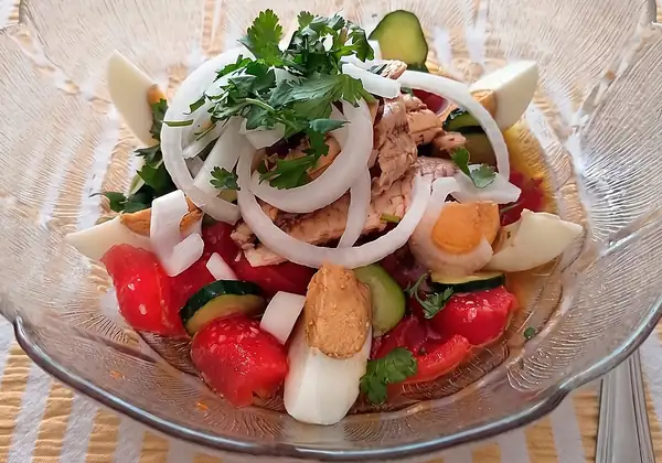 El hash de cilantro, la receta tradicional de Huelva que se ha convertido en el mejor aliado para combatir el calor: se prepara en 5 minutos