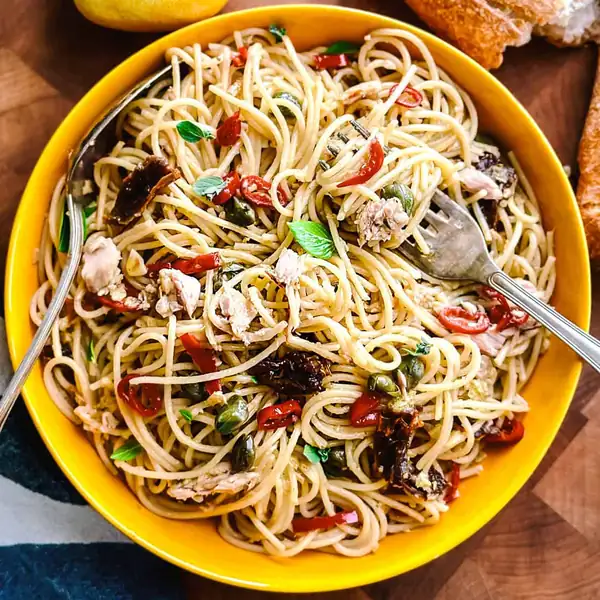 Garlic Chili Tuna Pasta with Crunch