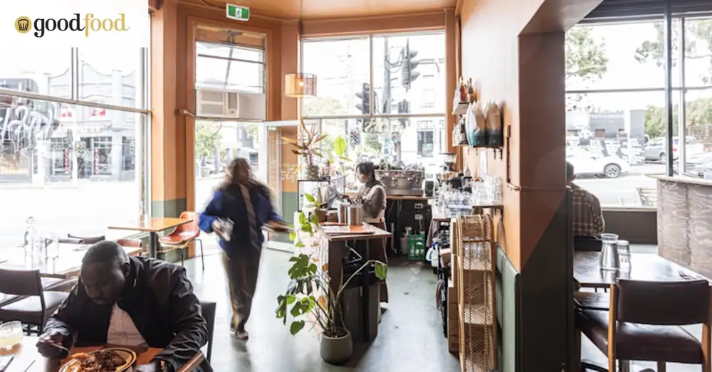 Comida nigeriana en Melbourne: El café y restaurante Mary's en Collingwood sirve arroz jollof, sopa de carne con pimienta, panqueques puff puff y brochetas suya