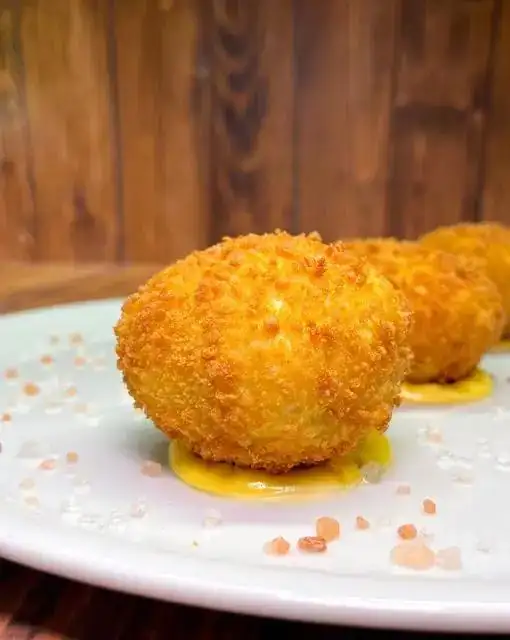 Mozzarella ball in a carriage